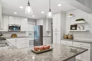 336 E Lake View Ave, Whitefish Bay, WI 53217 - Photo 9