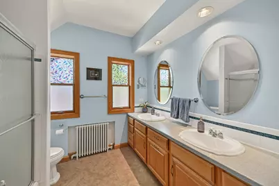 2524 E Menlo Blvd, Shorewood, WI 53211 - Photo 27