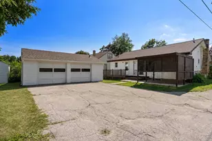 1421 N 5th St, Manitowoc, WI 54220 - Photo 23