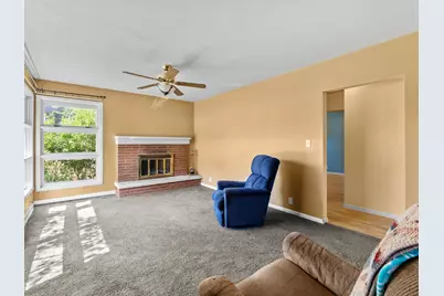 1421 N 5th St, Manitowoc, WI 54220 - Photo 9
