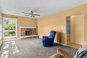 1421 N 5th St, Manitowoc, WI 54220 - Photo 9
