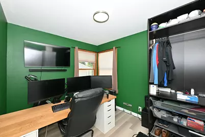 3553 S 1st Pl, Milwaukee, WI 53207 - Photo 11