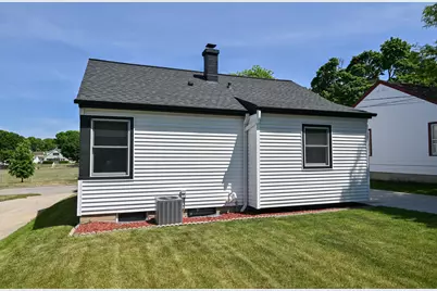 3553 S 1st Pl, Milwaukee, WI 53207 - Photo 25