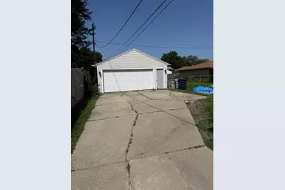 3631 S 82nd St, Milwaukee, WI 53220 - Photo 5