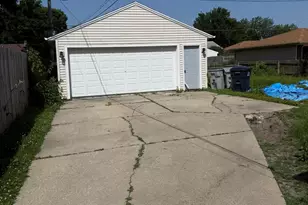 3631 S 82nd St, Milwaukee, WI 53220 - Photo 5