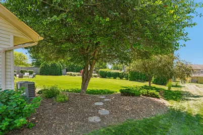 1131 E Sommers Dr, Oak Creek, WI 53154 - Photo 23
