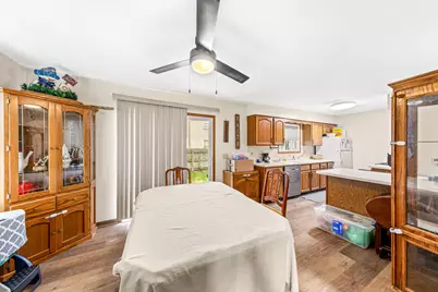 716  Fox Ln, Racine, WI 53185 - Photo 9