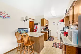 716 Fox Ln, Racine, WI 53185 - Photo 27