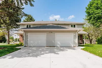 716  Fox Ln, Racine, WI 53185 - Photo 3