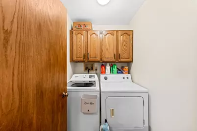 716  Fox Ln, Racine, WI 53185 - Photo 31