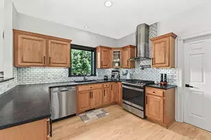 N65W13488 Lilly Creek Dr, Menomonee Falls, WI 53051 - Photo 15