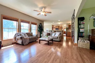 W151N7299 Paseo Ln, Menomonee Falls, WI 53051 - Photo 13