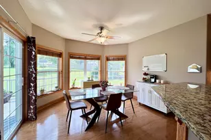 W151N7299 Paseo Ln, Menomonee Falls, WI 53051 - Photo 9