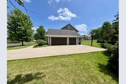 W151N7299  Paseo Ln, Menomonee Falls, WI 53051 - Photo 59