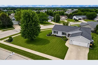 1300  Conifer Ave, West Bend, WI 53090 - Photo 31