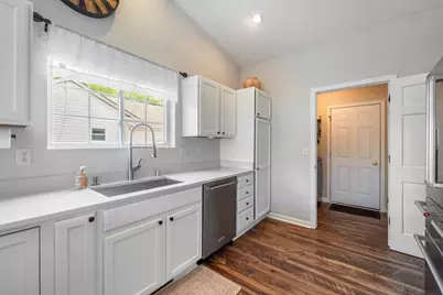 1300  Conifer Ave, West Bend, WI 53090 - Photo 11
