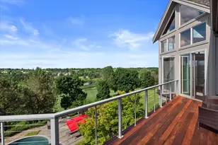 1704 E Juniper Way, Hartland, WI 53029 - Photo 3