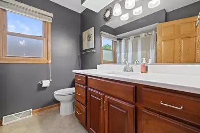 1800  Centennial Ln, Racine, WI 53406 - Photo 35