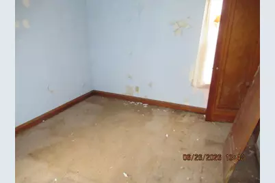 3240 S Dayfield Ave, Milwaukee, WI 53207 - Photo 9