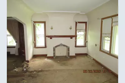3240 S Dayfield Ave, Milwaukee, WI 53207 - Photo 5