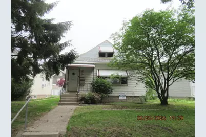 3240 S Dayfield Ave, Milwaukee, WI 53207 - Photo 1