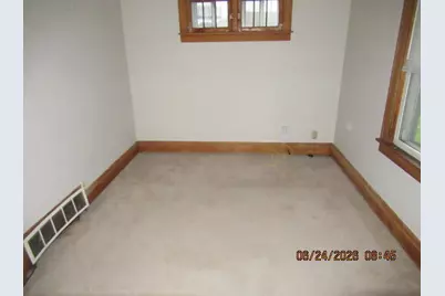 5916 W Dixon St #5918, Milwaukee, WI 53214 - Photo 3