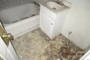 5916 W Dixon St, Milwaukee, WI 53214 - Photo 13