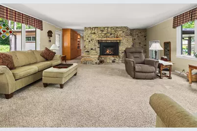 4410  Golf Dr, Racine, WI 53185 - Photo 15