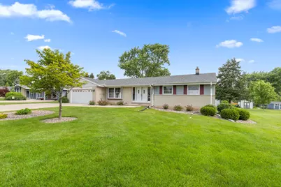 13400 W Sunny View Dr, New Berlin, WI 53151 - Photo 3