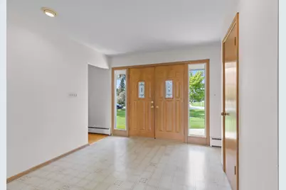 13400 W Sunny View Dr, New Berlin, WI 53151 - Photo 9