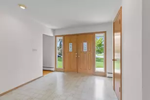 13400 W Sunny View Dr, New Berlin, WI 53151 - Photo 9