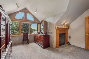 5946 N River Bay Rd, Racine, WI 53185 - Photo 21