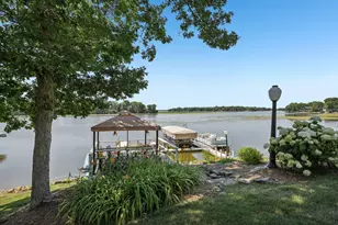 5946 N River Bay Rd, Racine, WI 53185 - Photo 35