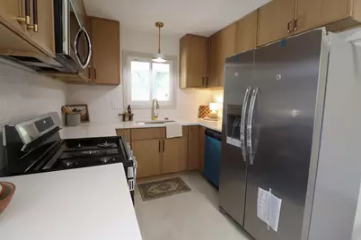 6520 N 56th St, Milwaukee, WI 53223 - Photo 7