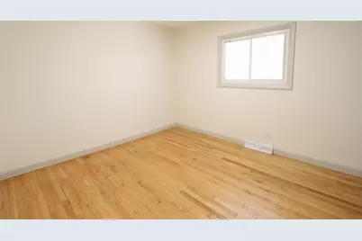 6520 N 56th St, Milwaukee, WI 53223 - Photo 11
