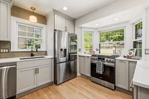 125 N 85th St, Wauwatosa, WI 53226 - Photo 5