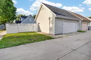 4230 N 45th Pl, Milwaukee, WI 53216 - Photo 13