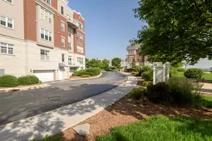 3872 S Lake Dr, Saint Francis, WI 53235 - Photo 25