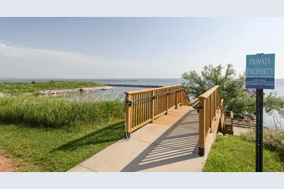 3872 S Lake Dr #101, Saint Francis, WI 53235 - Photo 27