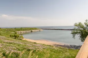 3872 S Lake Dr, Saint Francis, WI 53235 - Photo 23