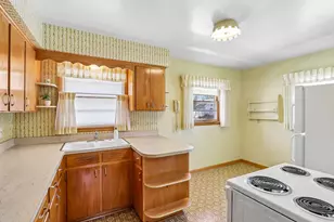 601 Western Ave, Waukesha, WI 53188 - Photo 7