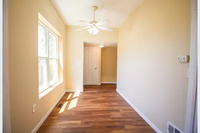 2406  Washington Rd, Kenosha, WI 53140 - Photo 13