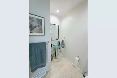 6022 N Sunny Point Rd, Milwaukee, WI 53209 - Photo 21