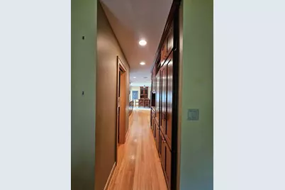 2127 N Crestview Ct, Wauwatosa, WI 53226 - Photo 35