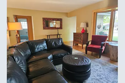 2127 N Crestview Ct, Wauwatosa, WI 53226 - Photo 19