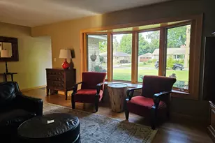 2127 Crestview Ct, Wauwatosa, WI 53226 - Photo 17