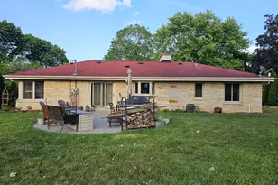 2127 Crestview Ct, Wauwatosa, WI 53226 - Photo 1