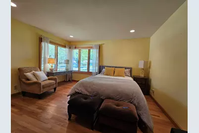 2127 N Crestview Ct, Wauwatosa, WI 53226 - Photo 39