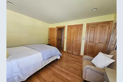 2127 N Crestview Ct, Wauwatosa, WI 53226 - Photo 23