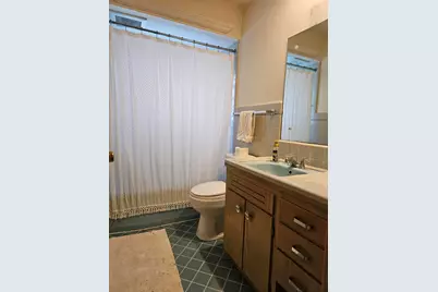 2127 N Crestview Ct, Wauwatosa, WI 53226 - Photo 37